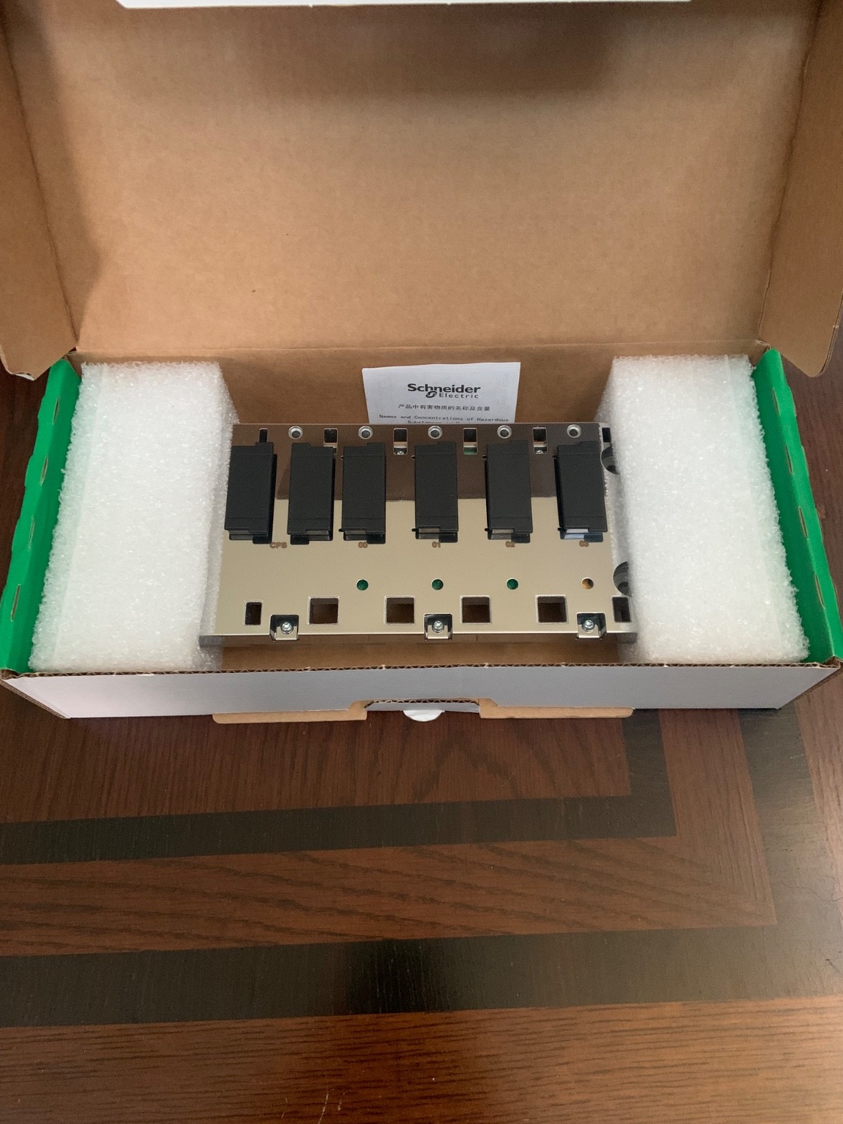 New SCHNEIDER BMEXBP0400 Ethernet Backplane 4-Slot Modicon New In Box.