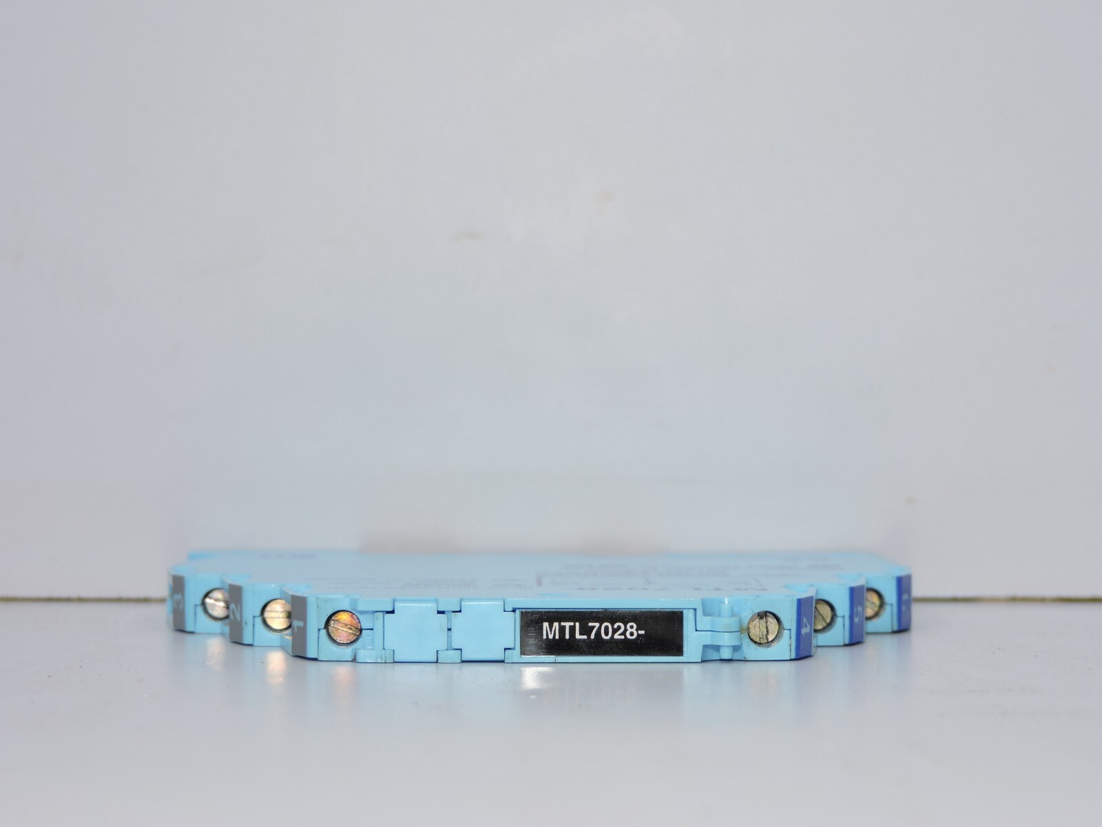 Measurement Technology LTD. MTL 7028- Shunt-Diode Safety Barrier Peplary Switch