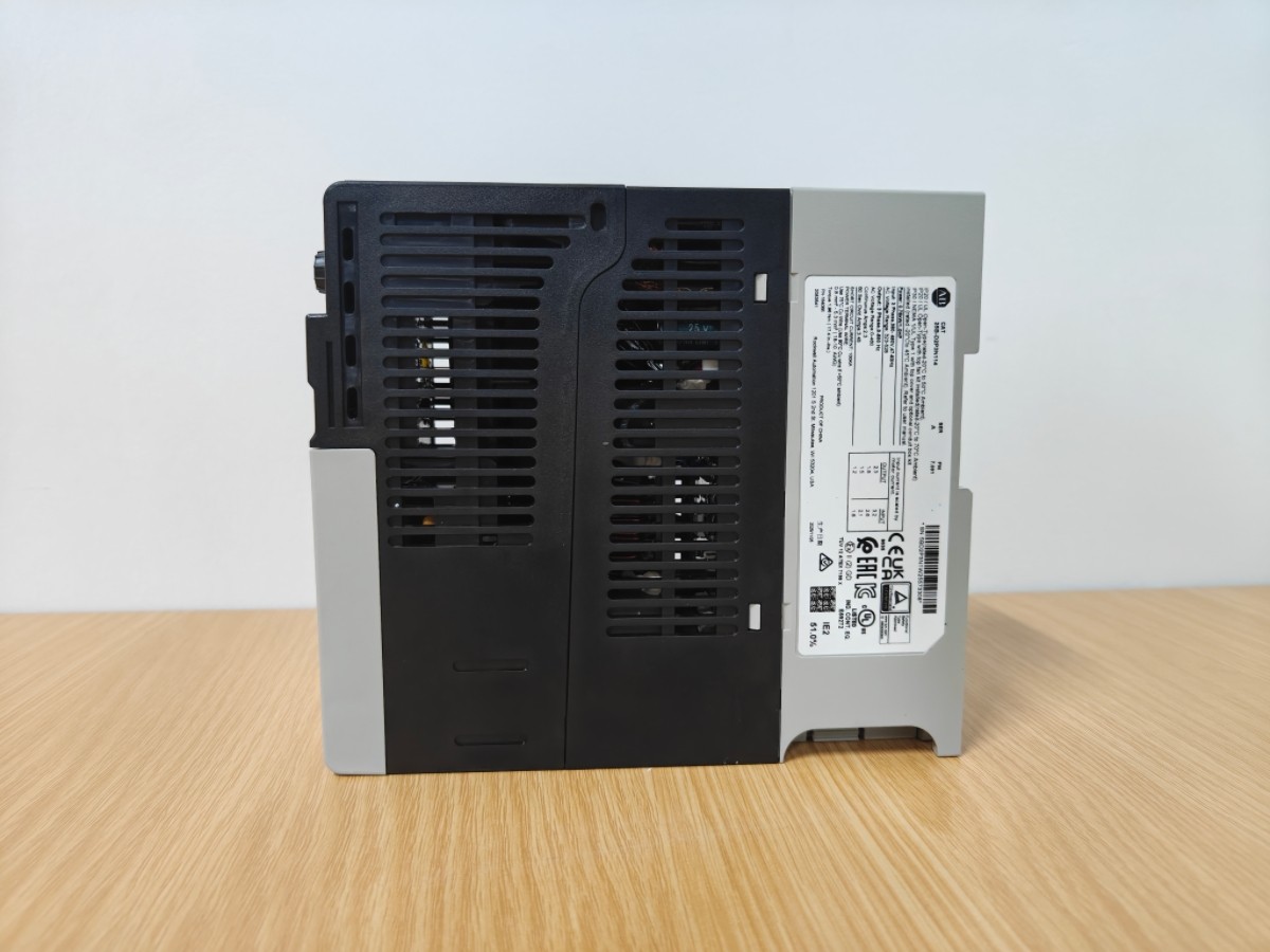 Allen-Bradley 25B-D2P3N114 Ser A PowerFlex 525 0.75kW (1Hp) AC Drive US STOCK