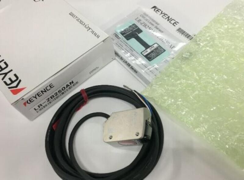KEYENCE LR-ZB250AN Laser Sensor New #S