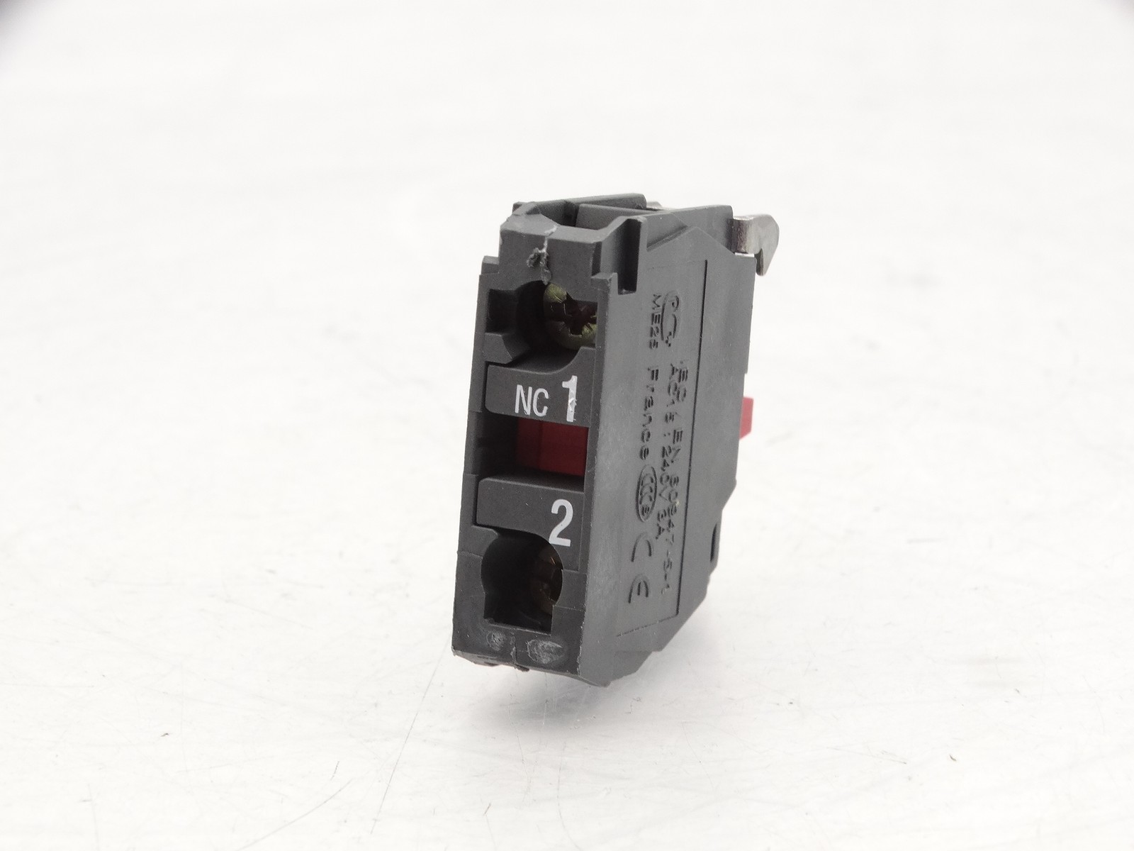 SCHNEIDER ELECTRIC ZBE102 CONTACT BLOCK USED