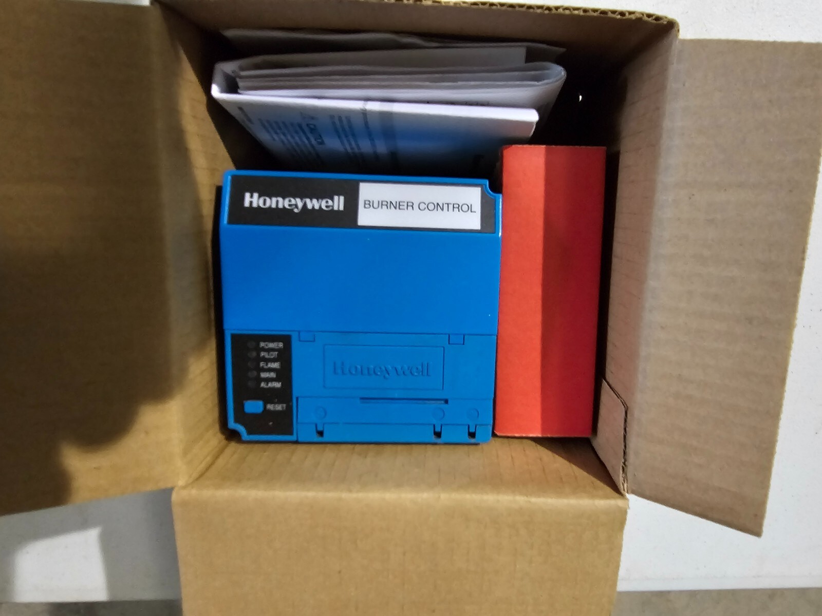 RM7895A1014 Honeywell Burner Control Expedited Shipping RM7895A1014 New Zy