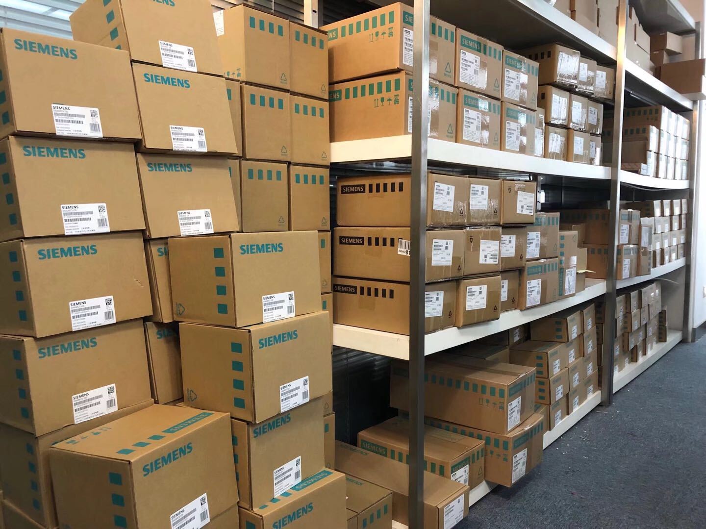 6ES7214-1HG40-0XB0 1PCS Unopened Brand New Siemens 6ES7 214-1HG40-0XB0 Fast Ship