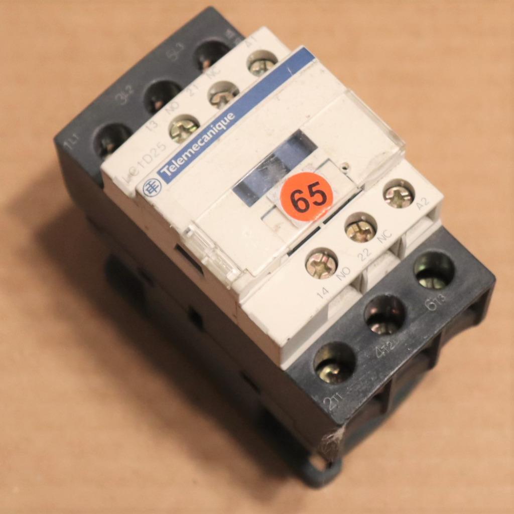 One Telemecanique LC1D25 P7 230V Coil with LAD4VU