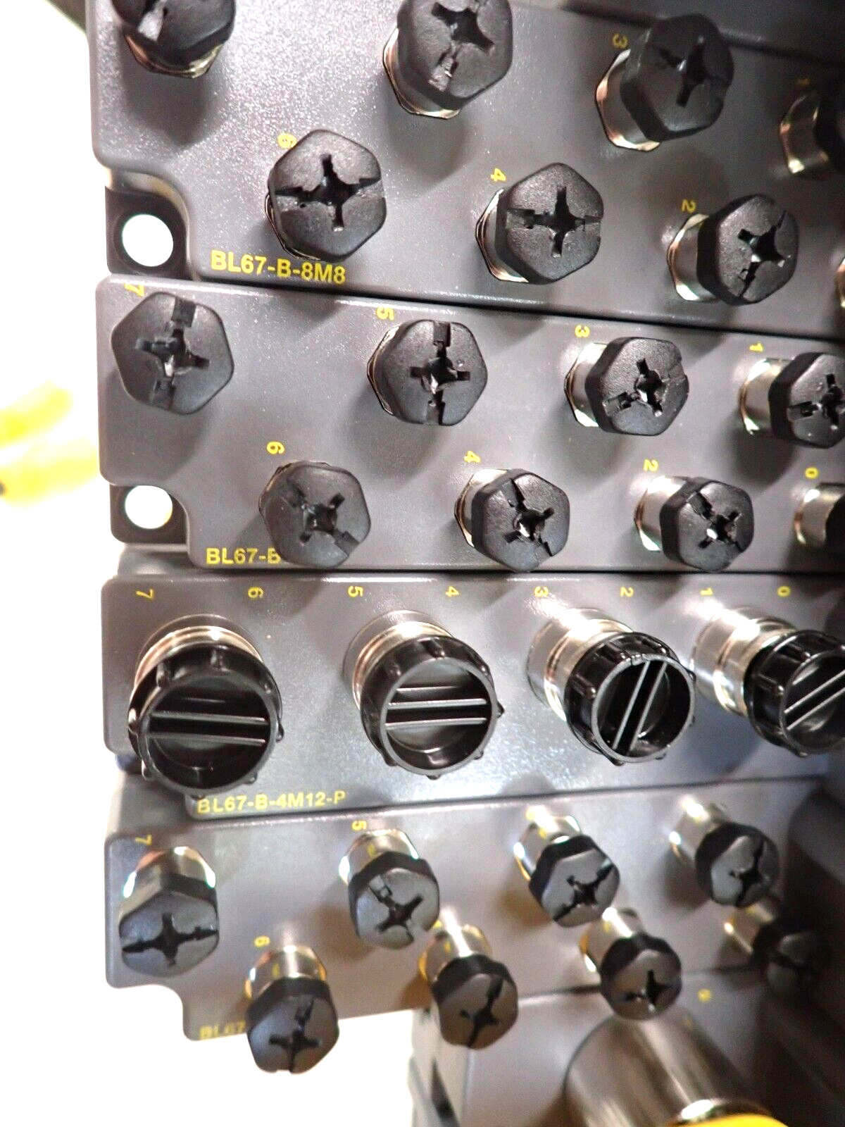 TURCK GATEWAY BL67-GW-CO 8DI-P 8DO 4D NEW