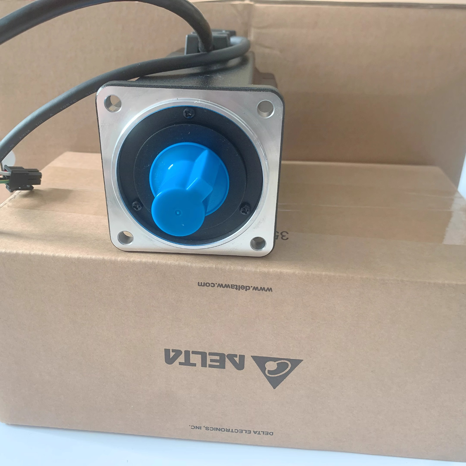 Delta ECM-B3M-E21310RS1 Servo Motor New One Expedited Shipping ECMB3ME21310RS1