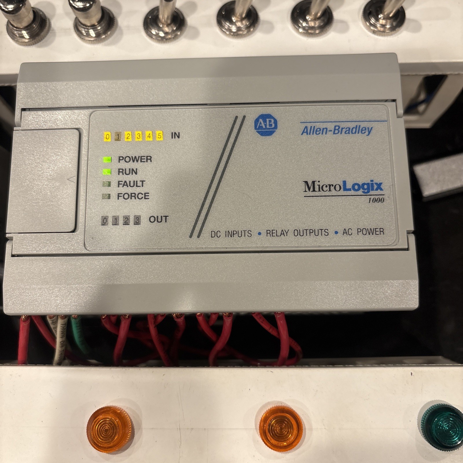 Allen Bradley 1761-L10BWA MicroLogix 1000 10Point Controller