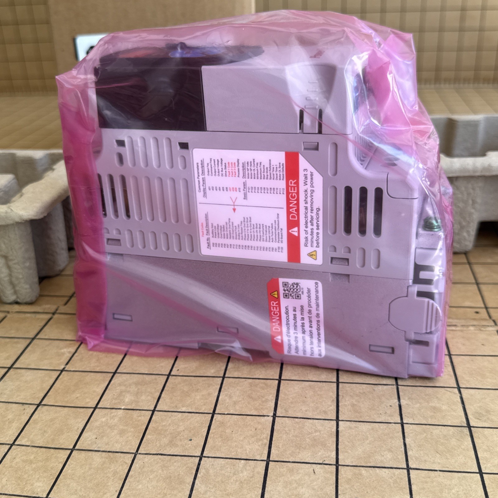 US STOCK NEW Sealed BAG 22F-D4P2N103 PowerFlex 4M 1.5 kW 2 HP