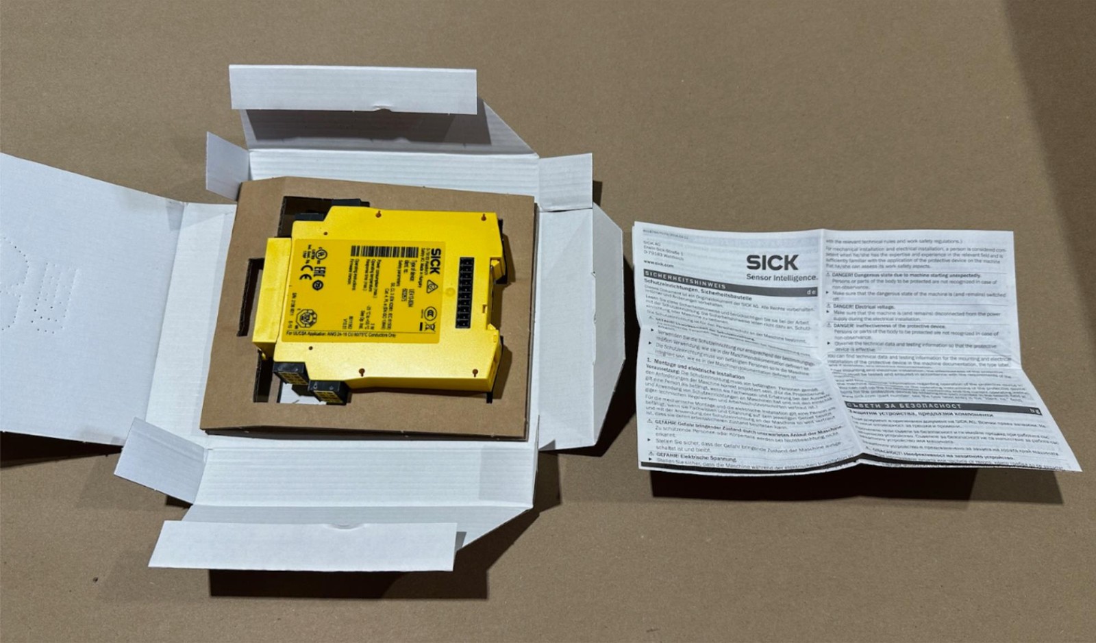 New Genuine SICK Safety Controller Flexi Classic UE410-8Di4 6032675