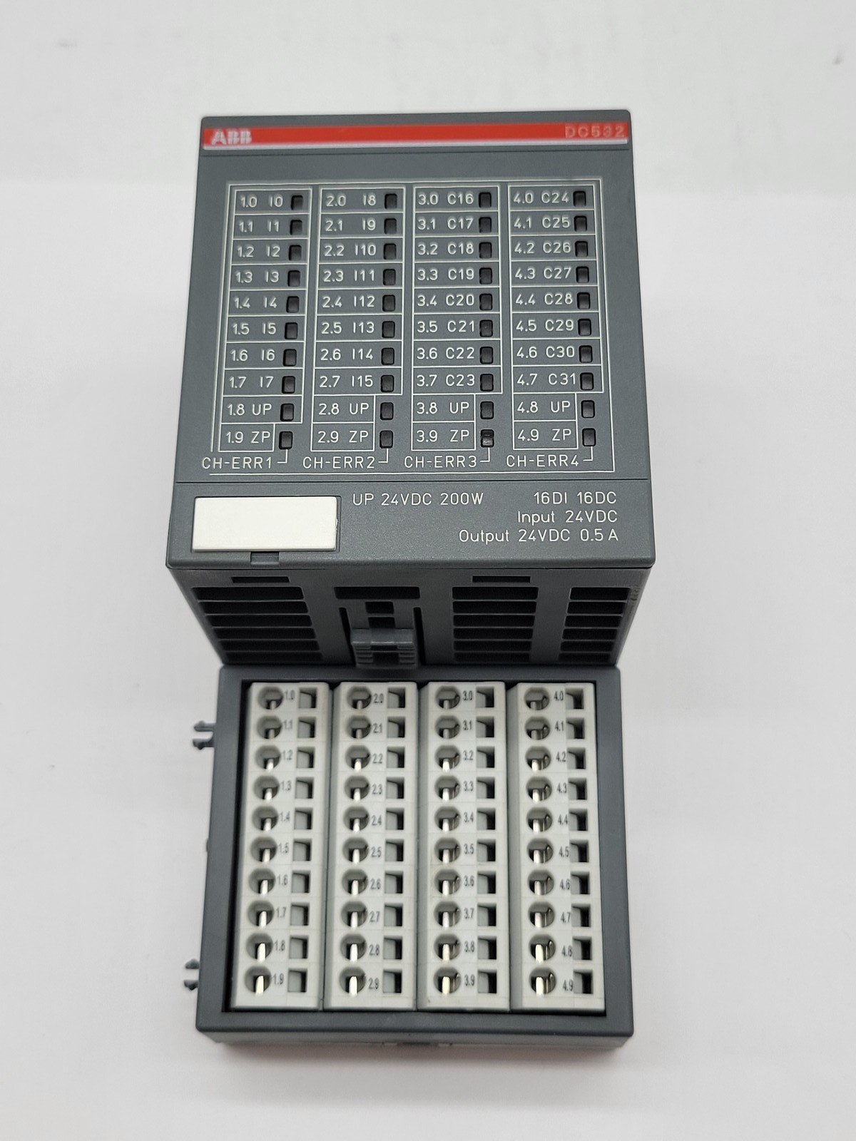 ABB DC532 B7 Digital Input/Output Module 1SAP240100R00001 24V 1Wire 200W 0.5A