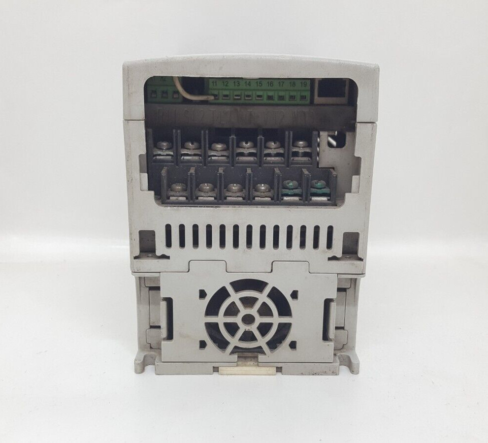 ALLEN BRADLEY 22B-D2P3N104 POWERFLEX 40 AC DRIVE 0.75KW/1.0 HP SERIES A