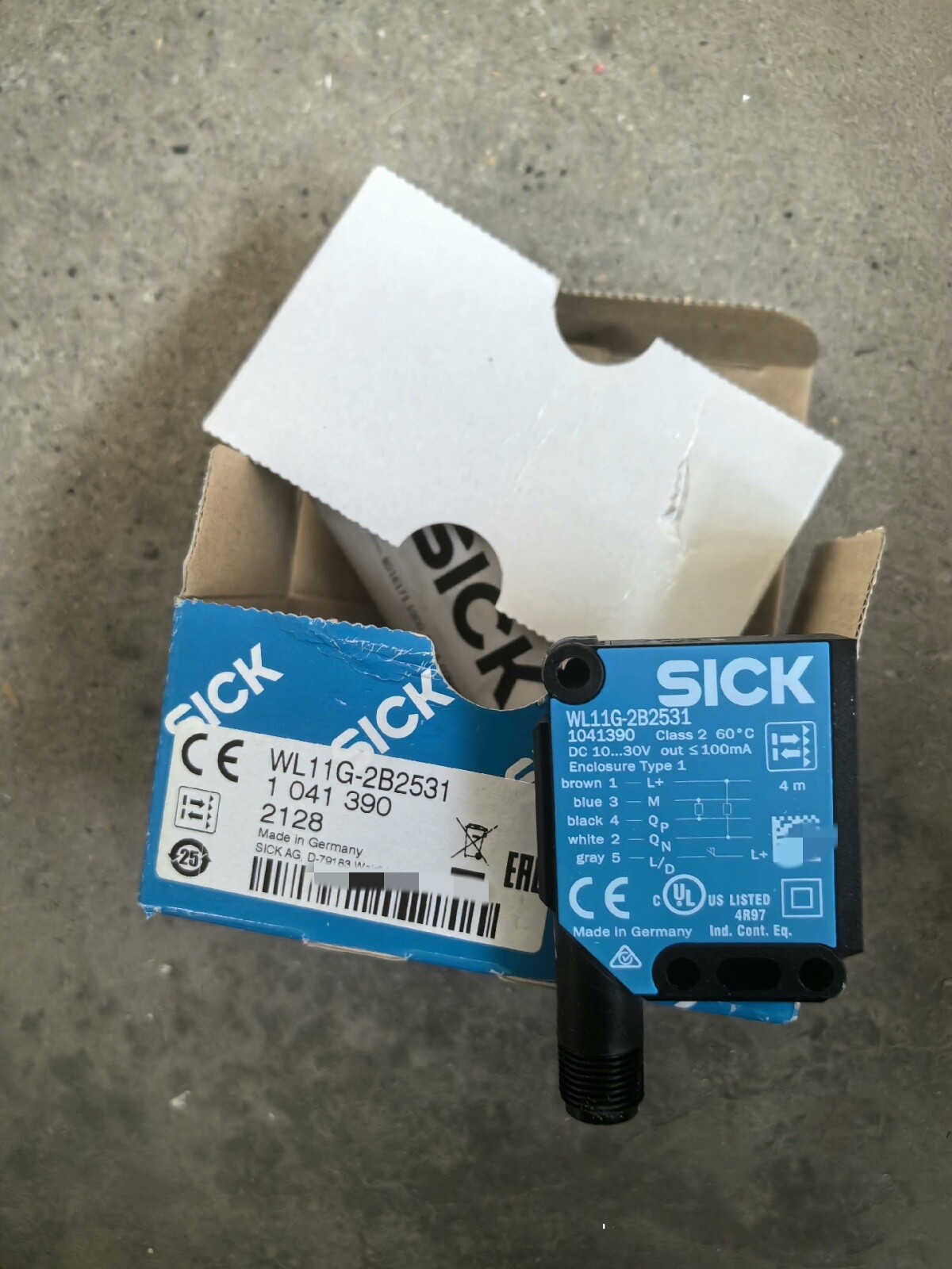 SICK WL11G-2B2531 Optical switche Brand New air transport