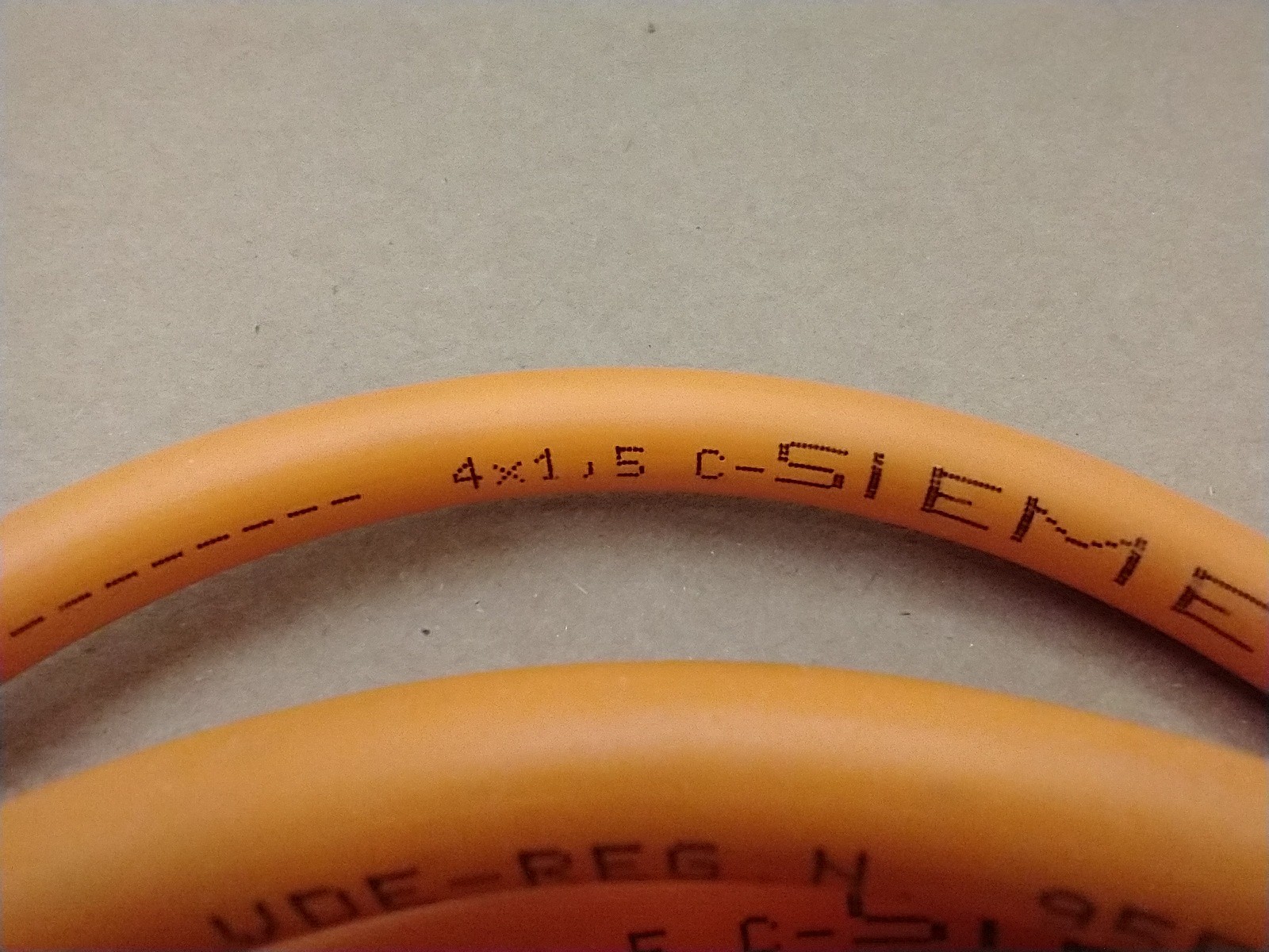 NEW 2 meters Siemens Motion-Connect 800 570108.0011 AWM Style 20234 Cable