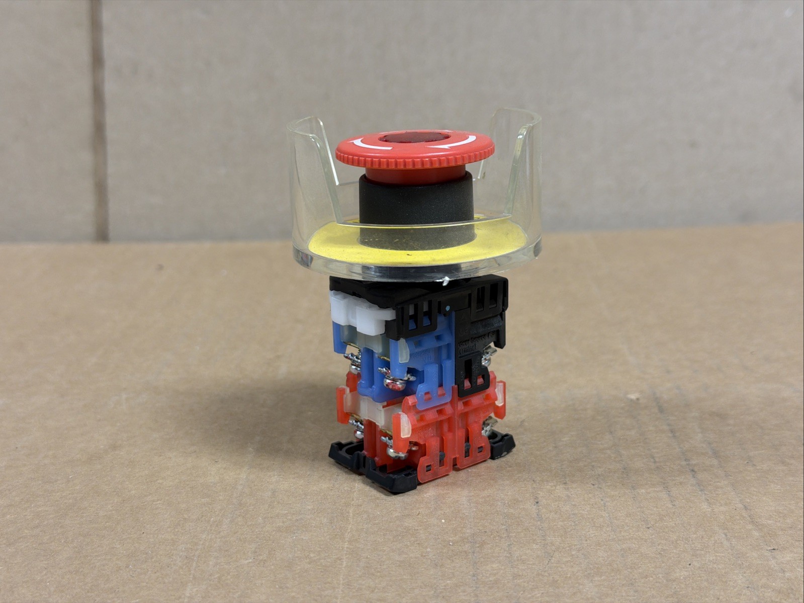 Fuji AR22V0L E3 Emergency E-Stop Pushbutton 22mm Twist-Release NC 24V FAST SHIP