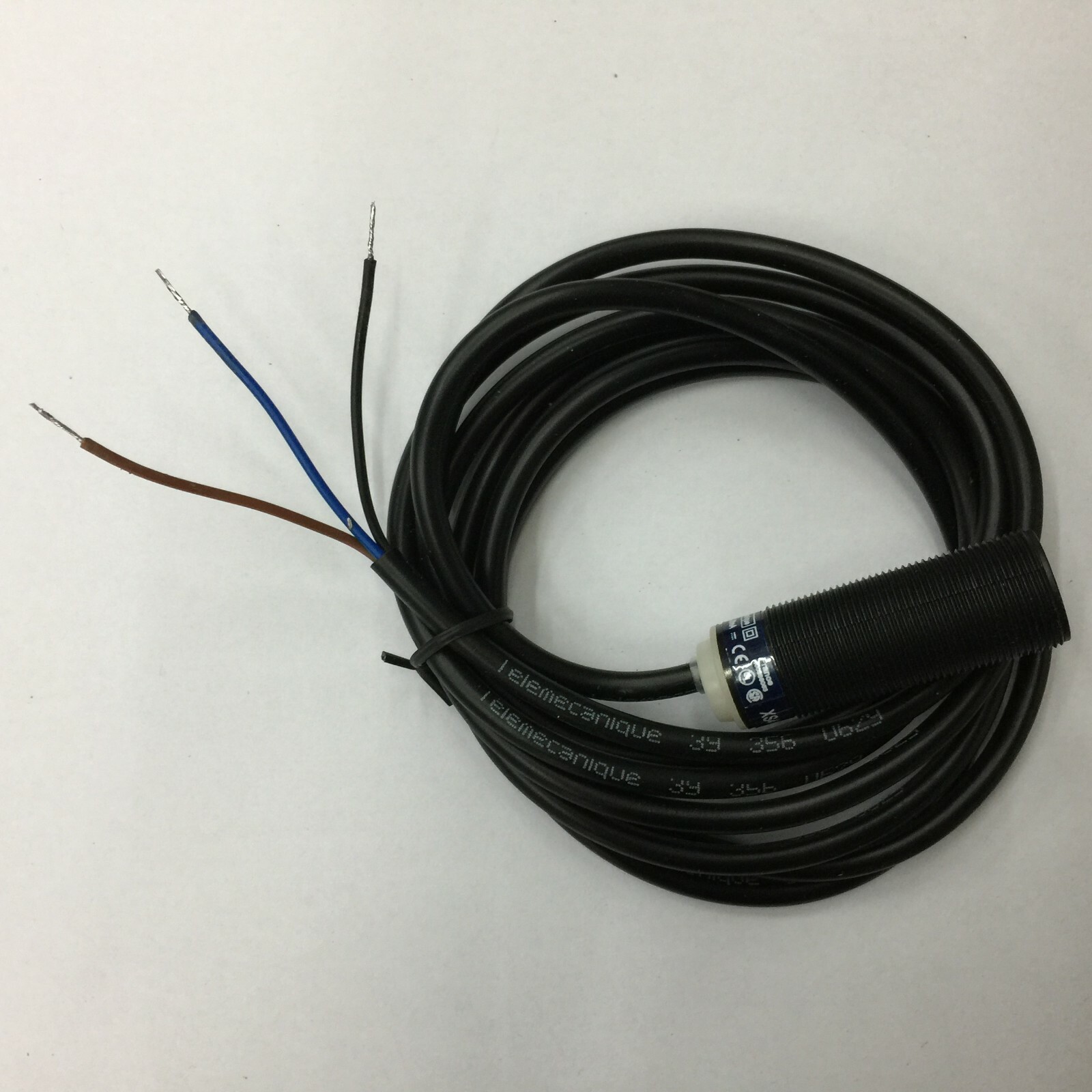IPC New Schneider XS4P18AB120 Proximity Switch Sensor XS4P18AB120