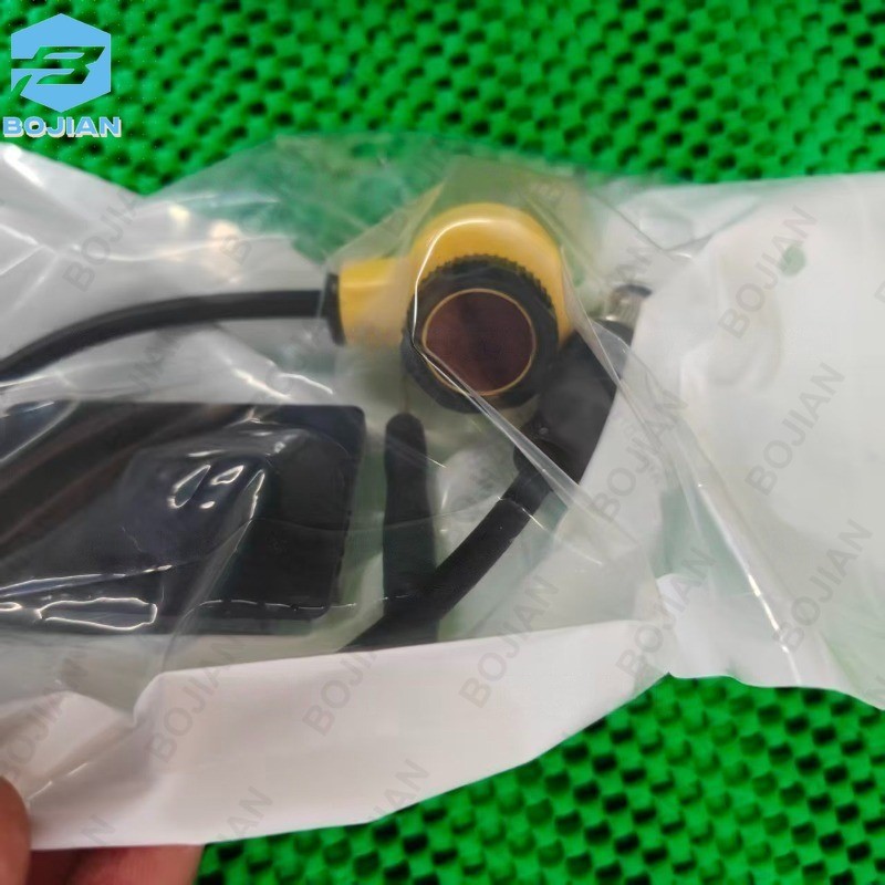 42EF-P2MPB-F4 AB 1 PCS NEW Allen Bradley 42EF-P2MPB-F4 Photoelectric Switch