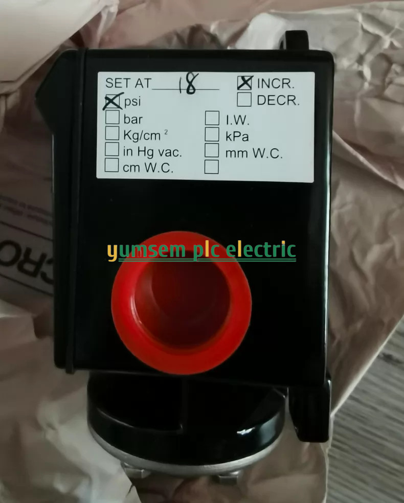 1pc B424B XFS new Pressure Switch US FREE TAX Spot Goods Fast shipping DHL/Fedex