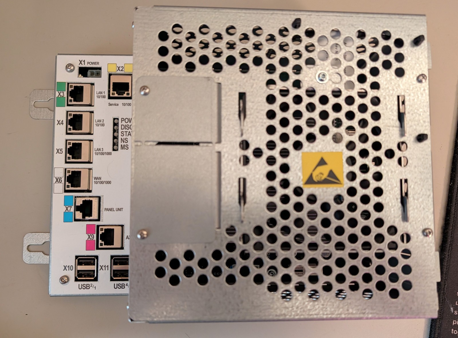ABB DSQC 1018 3HAC050363-001 IRC5 Robot Controller Computer DSQC 1000 DSQC 1024
