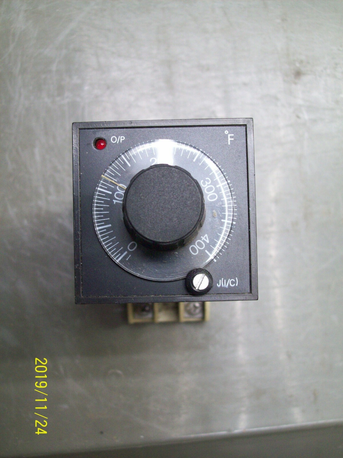WEST INSTRUMENTS M2041 0-400 F