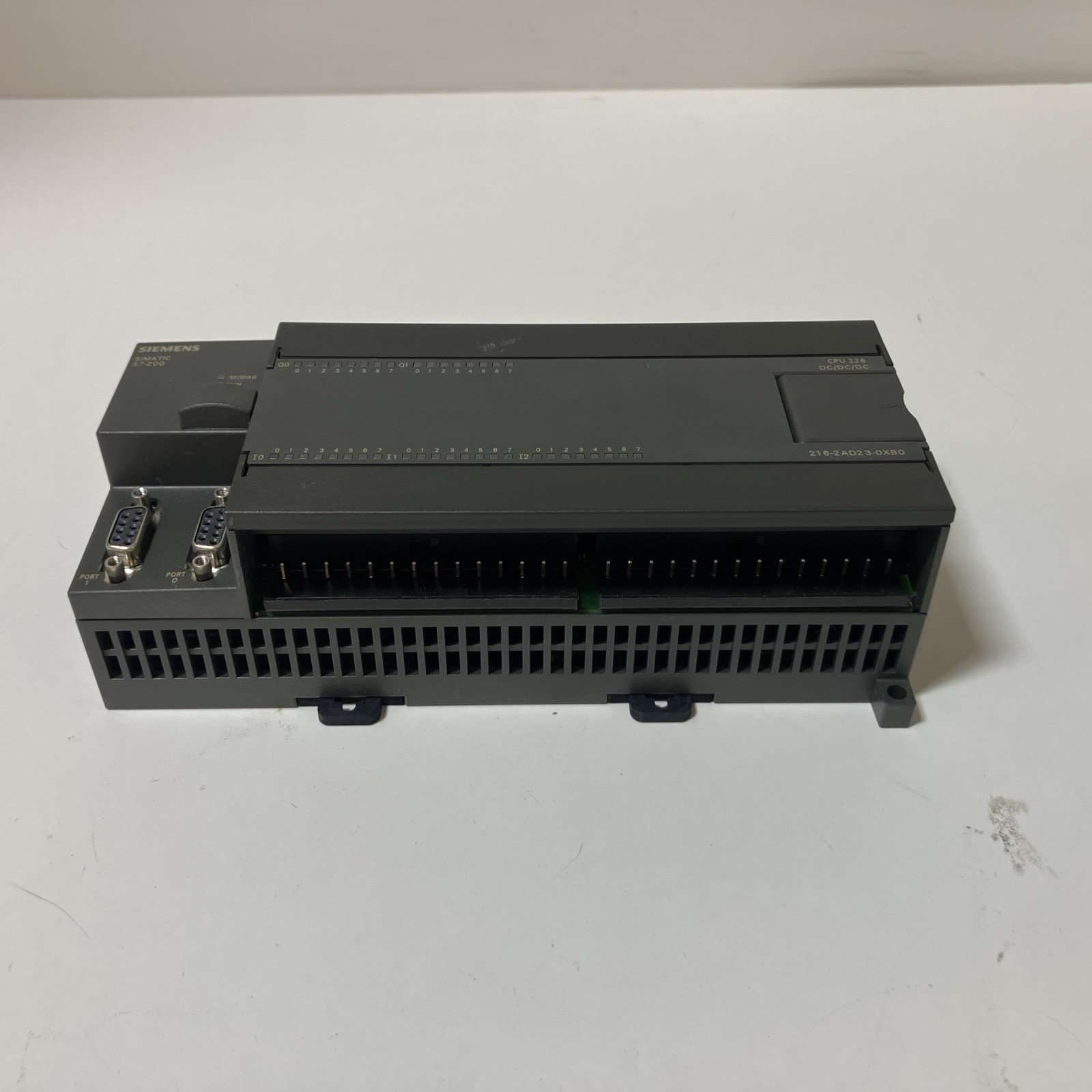 1 Used Siemens 6ES7 216-2AD23-0XB0 Simatic S7-200, 21-28VDC, 0.75A