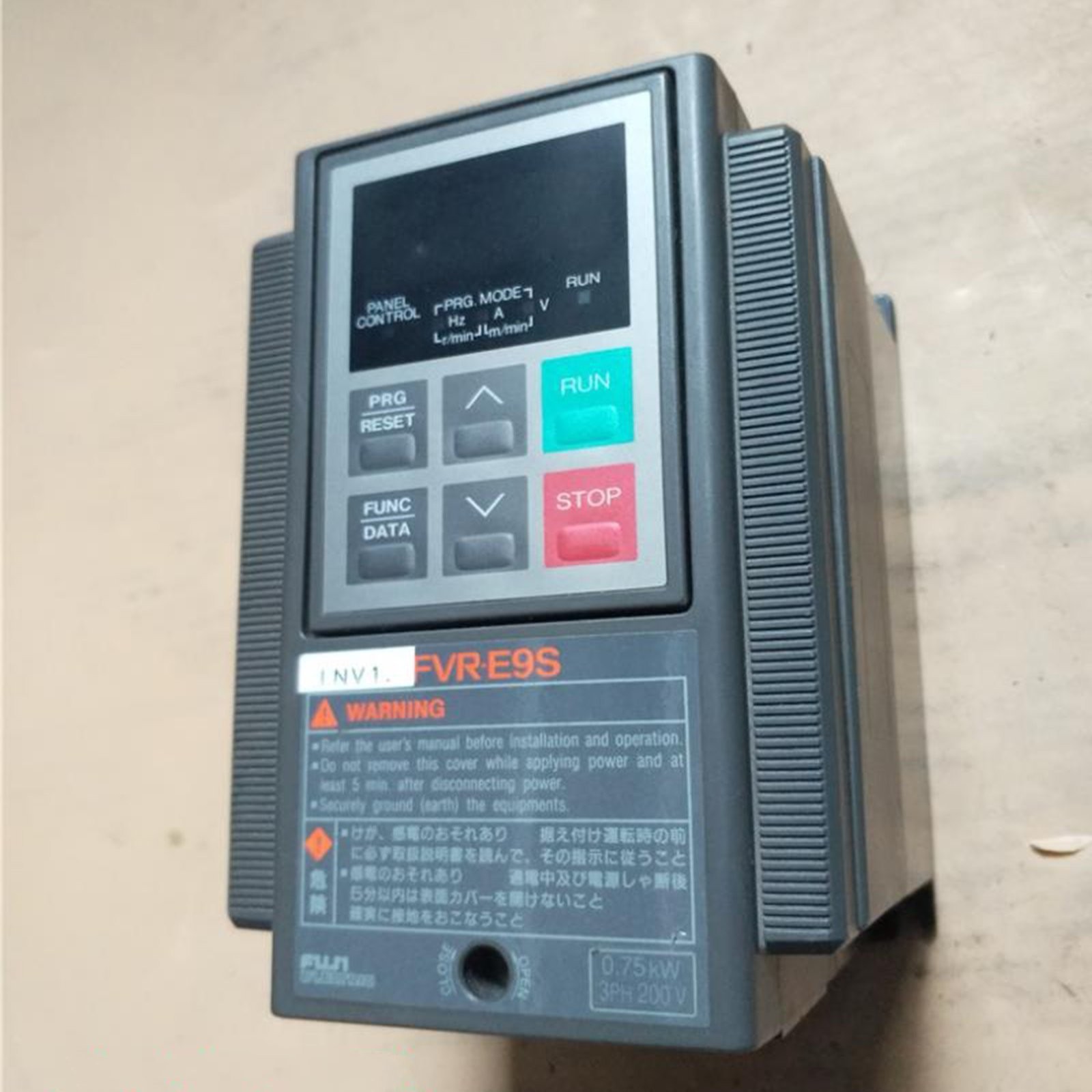 1PC Used For FUJI FVR0.75E9S-2 0.75KW 220V Inverter Free Shipping