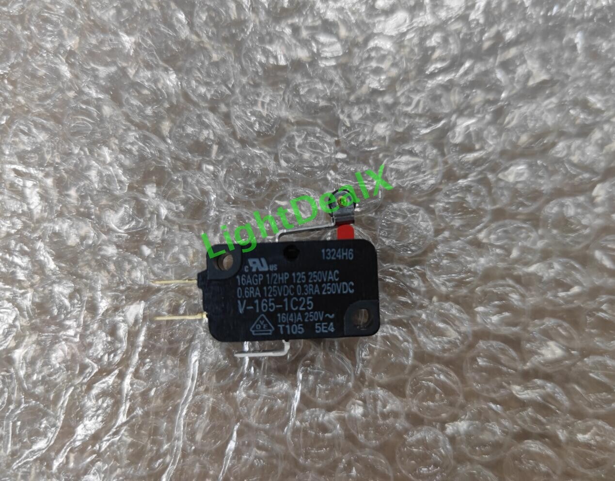 In Box 1PCS Micro Switch Free Shipping V1651C25 Omron V-165-1C25