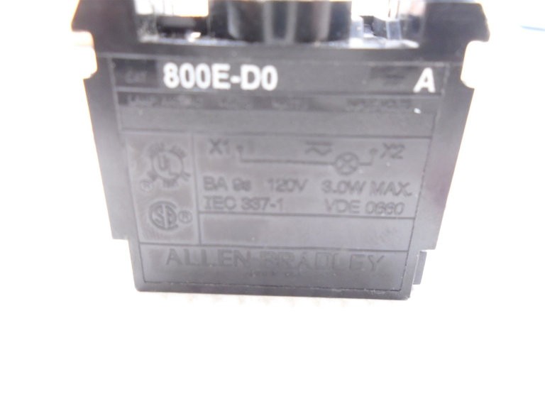 ALLEN BRADLEY 800E-D0 SERIES A LIGHT FIXTURE