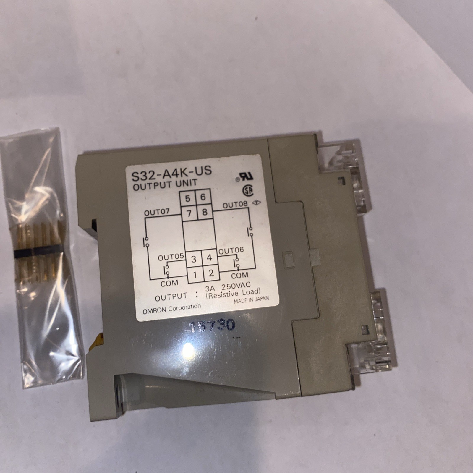 Omron S32-A4K-US PLC Output Module Unit 12VDC 3A 250VAC