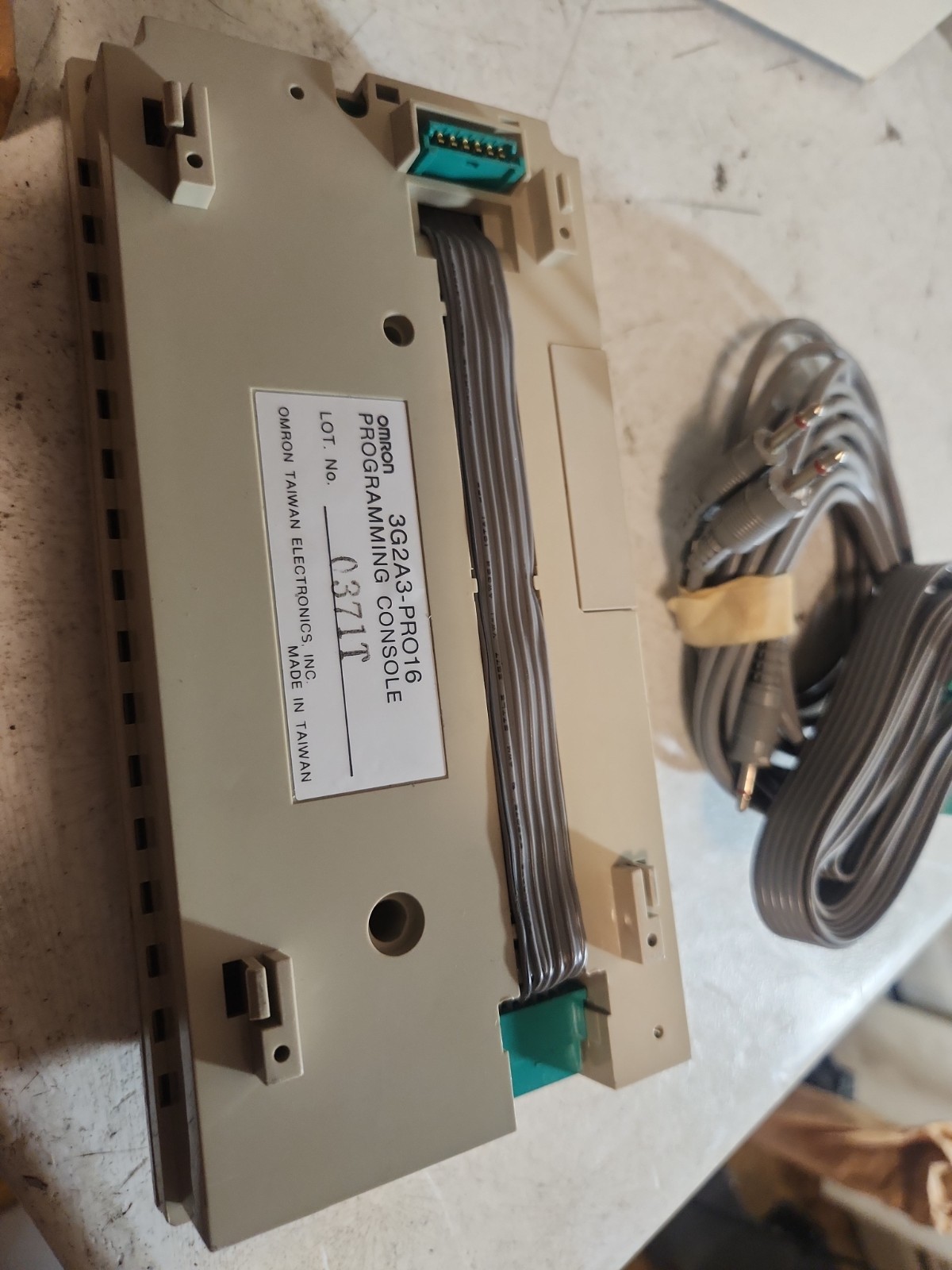 OMRON Sysmac 3G2A3-Pro16 Programming Console Working Surplus /w Key, Cables