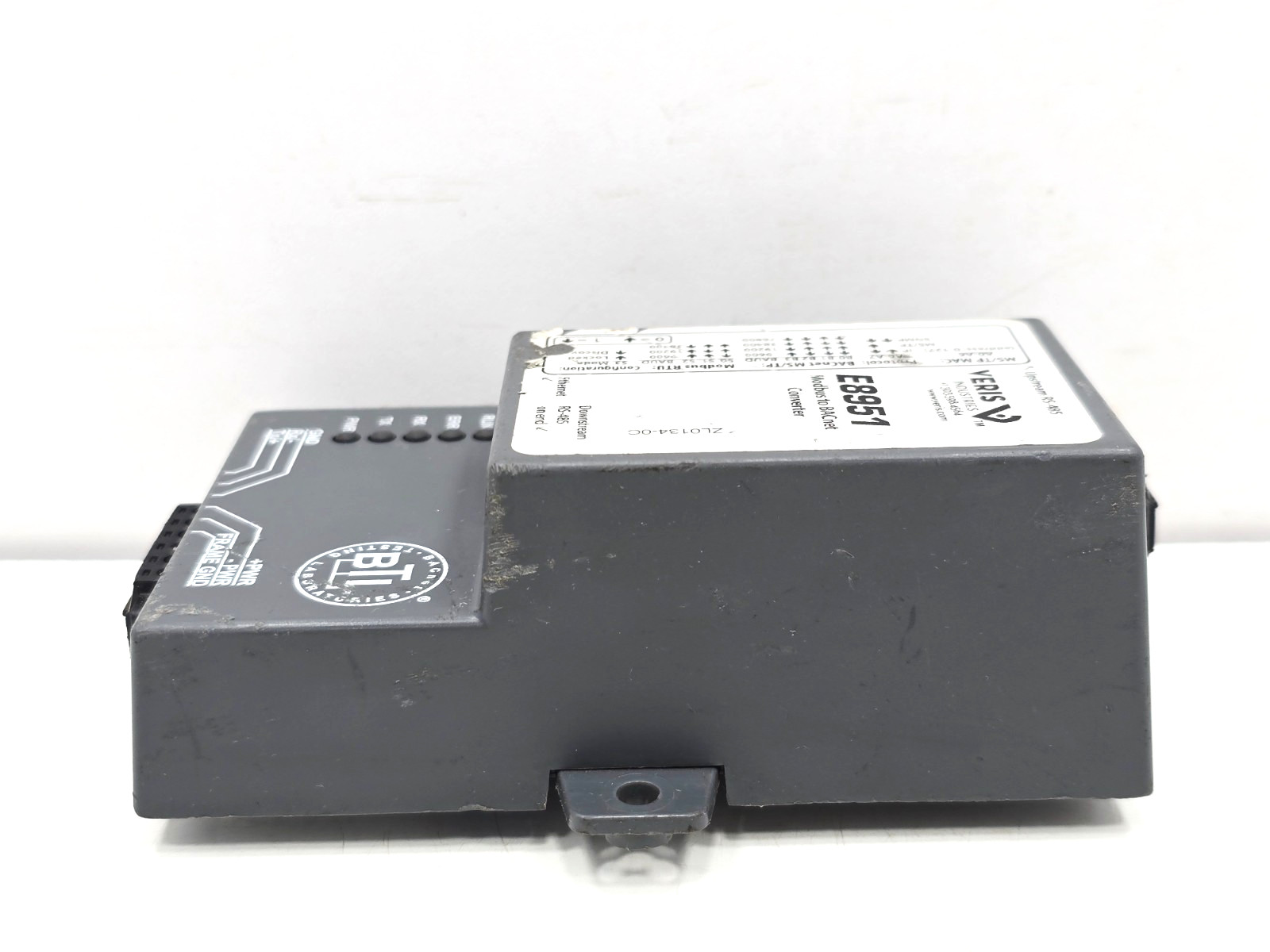 E8951 VERIS MODBUS-TO-BACNET PROTOCOL CONVERTER