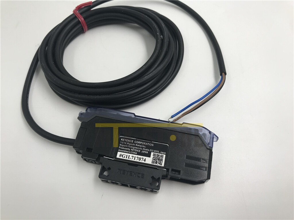 1PC Keyence Digital Fiber Optic Sensor Switch Amplifier FS-V31 FSV31 New in box