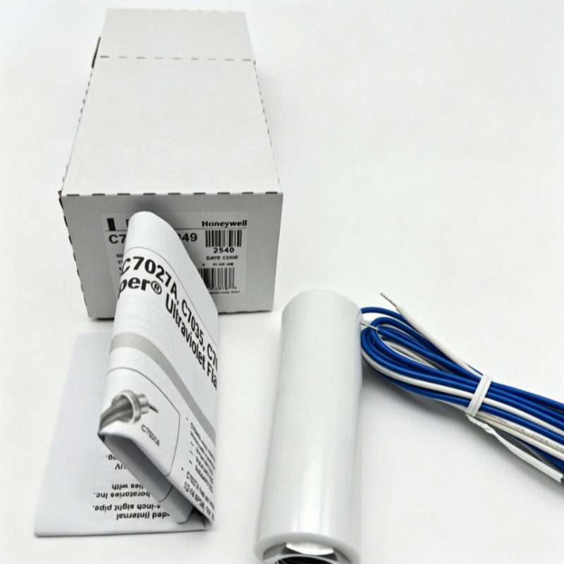 1 PCS NEW Honeywell C7027A-1049 Flame Detector Sensor C7027A-1049
