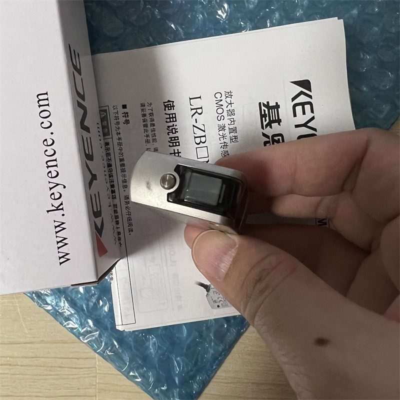 New 1pc keyence Laser Sensor LR-ZB250CN Fast delivery