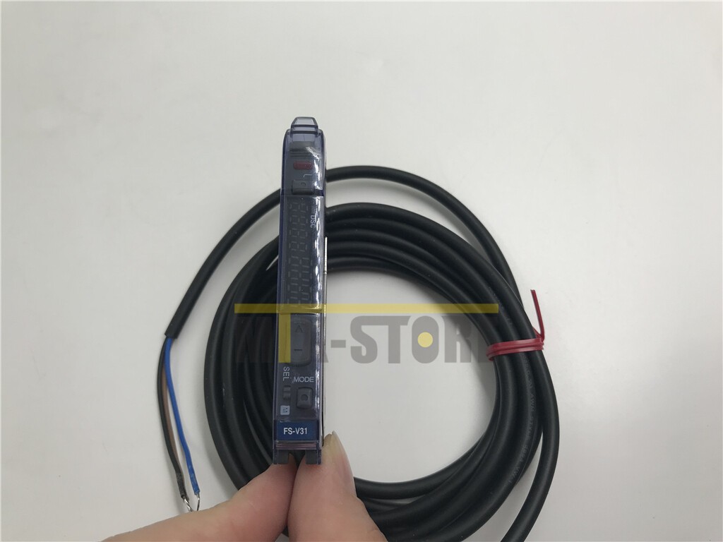 1PC Keyence Digital Fiber Optic Sensor Switch Amplifier FS-V31 FSV31 New in box