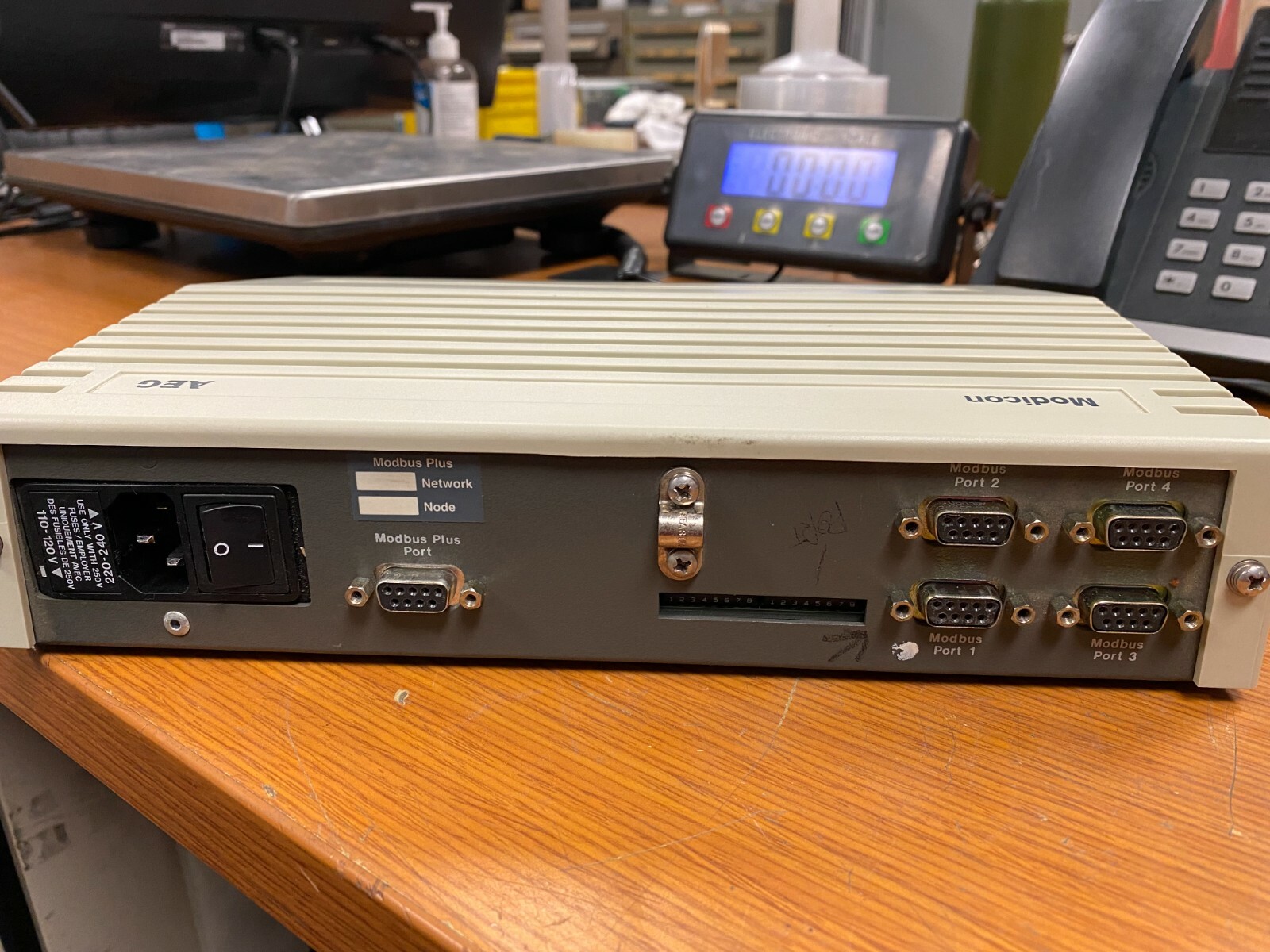 👀 AEG MODICON MODBUS PLUS BRIDGE MULTIPLEXER 115/230 VOLT NW-BM85-000