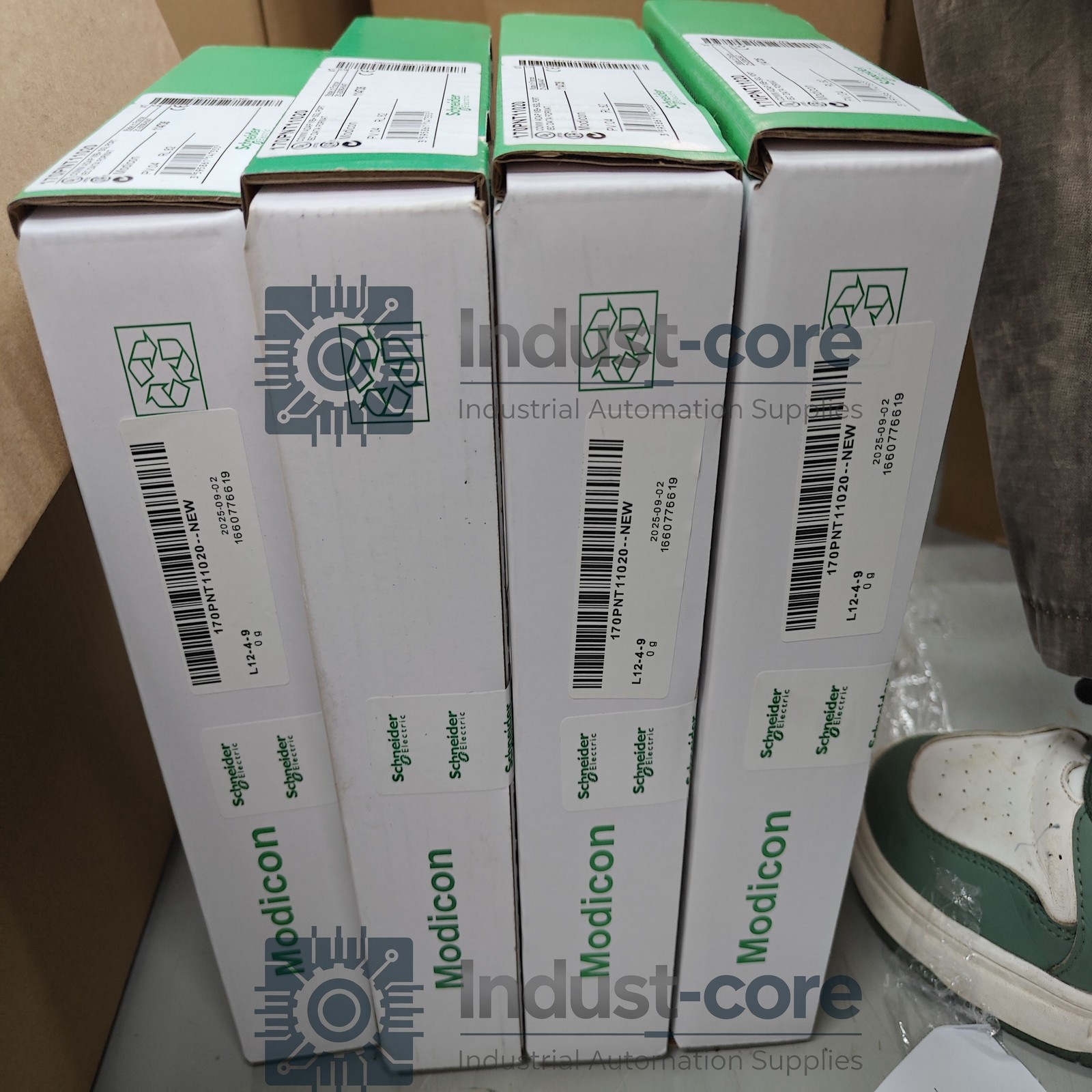 New in Box 170PNT11020 Communication Adapter Schneider Fast Ship