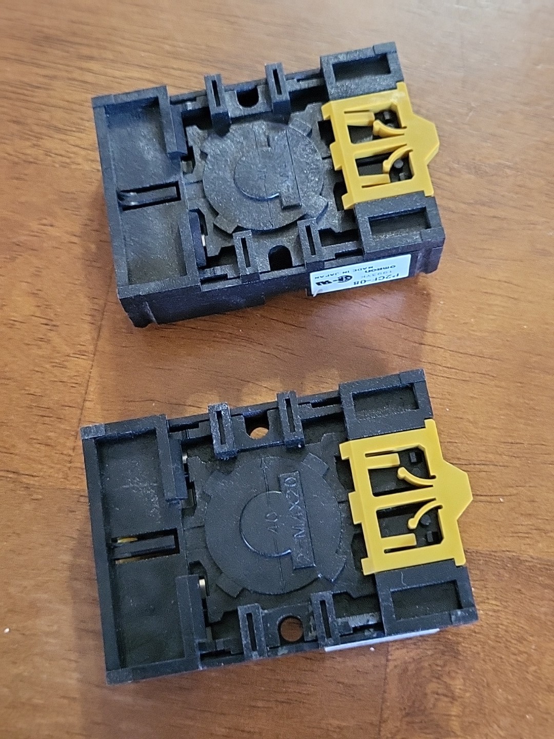 Lot of 2 Omron Brand New P2CF-08 10A 250V 8 PIN RELAY SOCKET BASE Japan