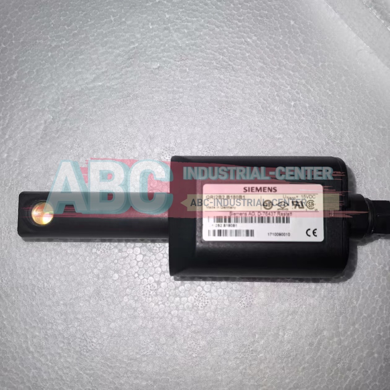 1PCS New SIEMENS QRI2B2.B180B1 Flame Detector#