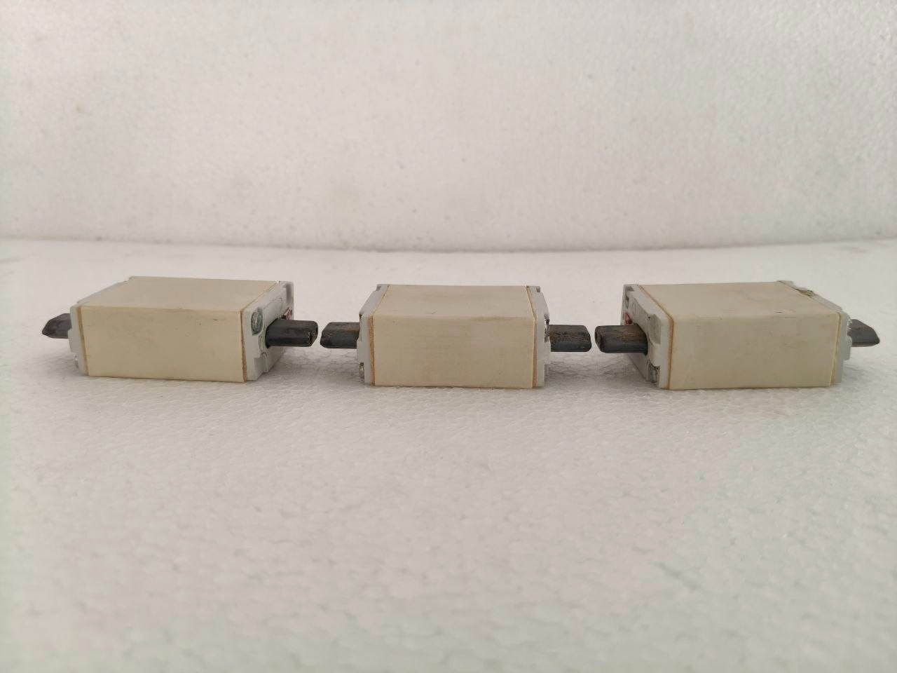 Set Of 3X SIEMENS 3NA6 822 63A NH000-gL/gG 500V/120kA fuse-link