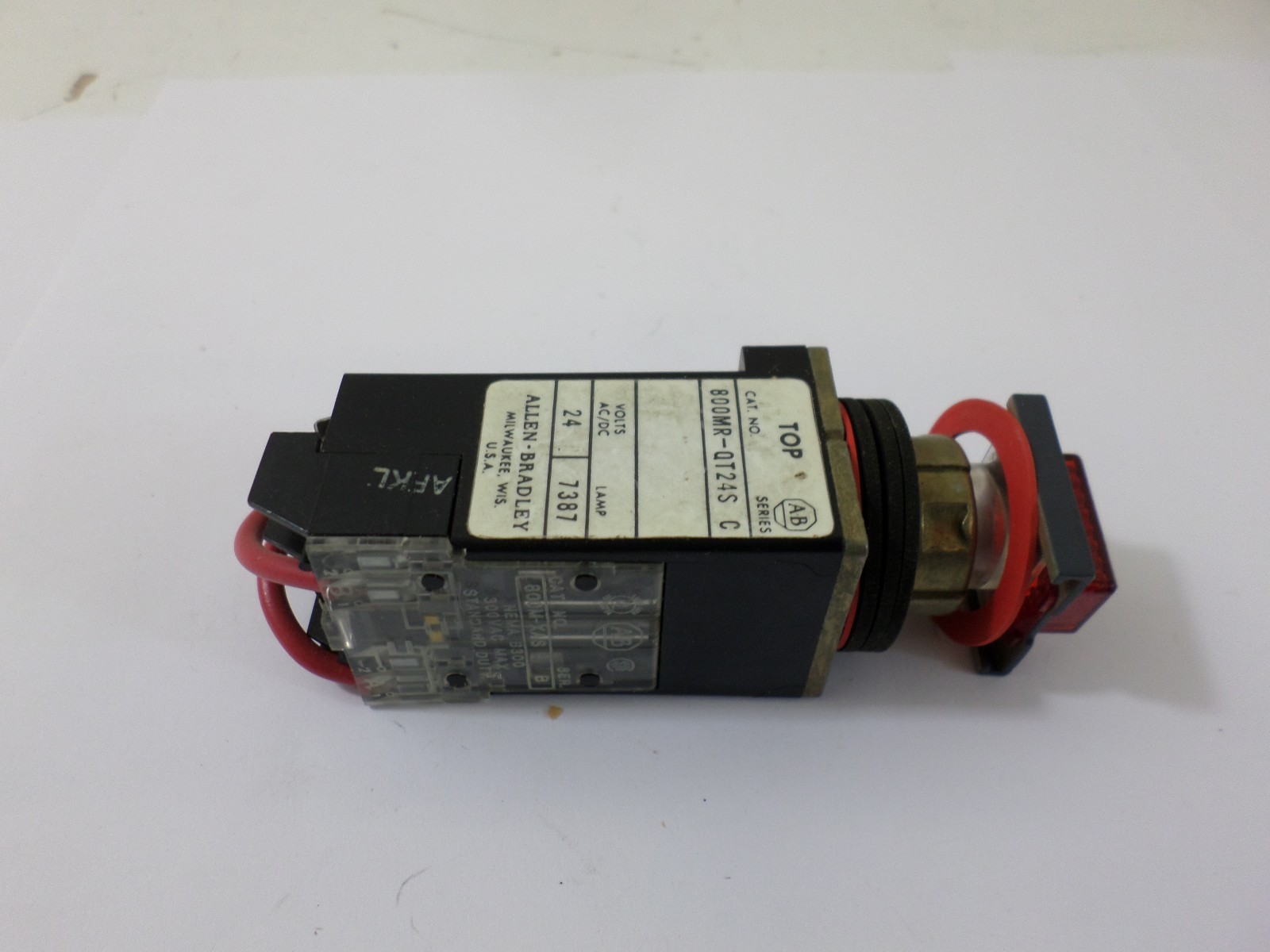 Allen Bradley 800MR- QT24S Ser C Red Indicator Pilot Light 800M XAS 24V