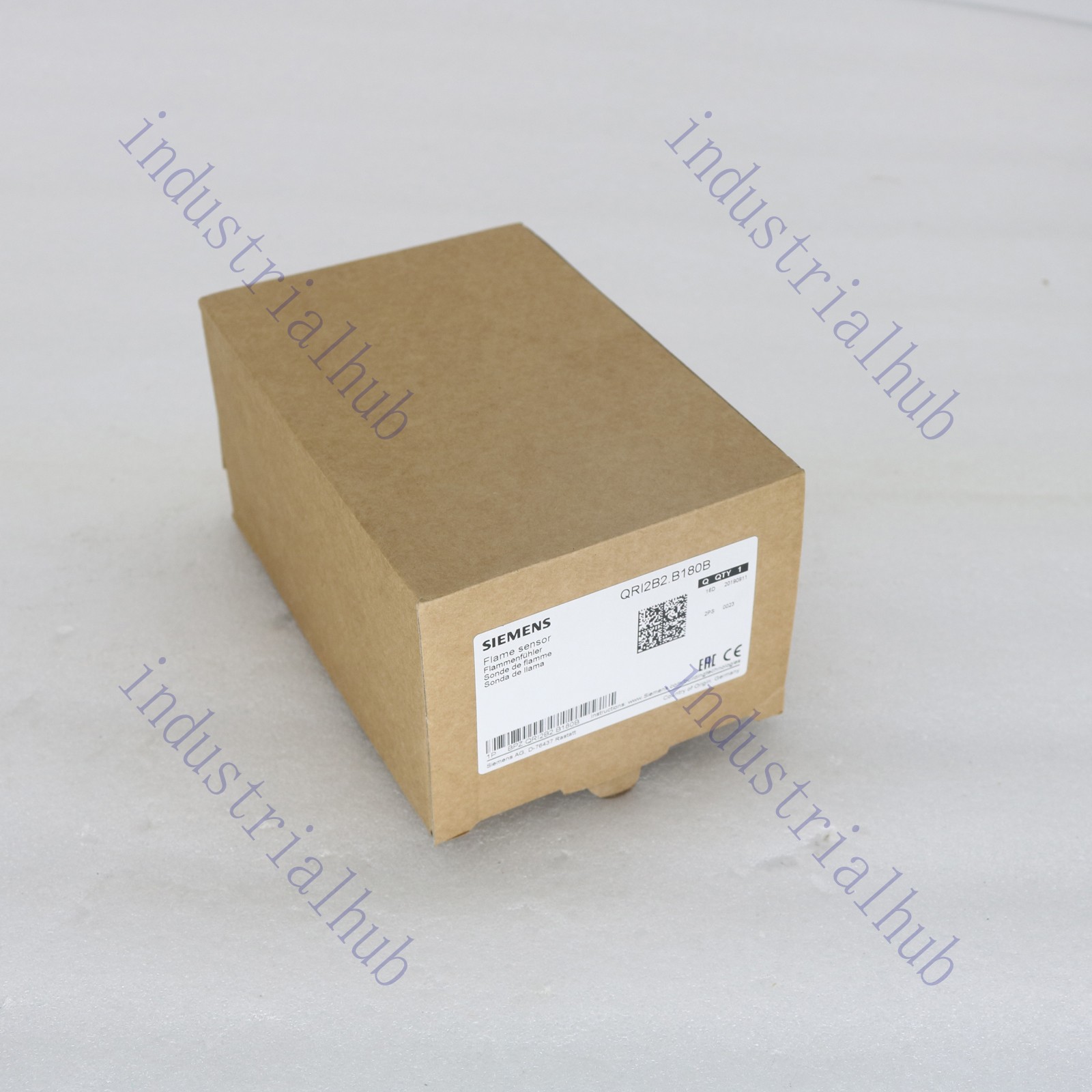 SIEMENS New flame detector QRI2B2.B180B QRI2B2.B180B 1 year warranty
