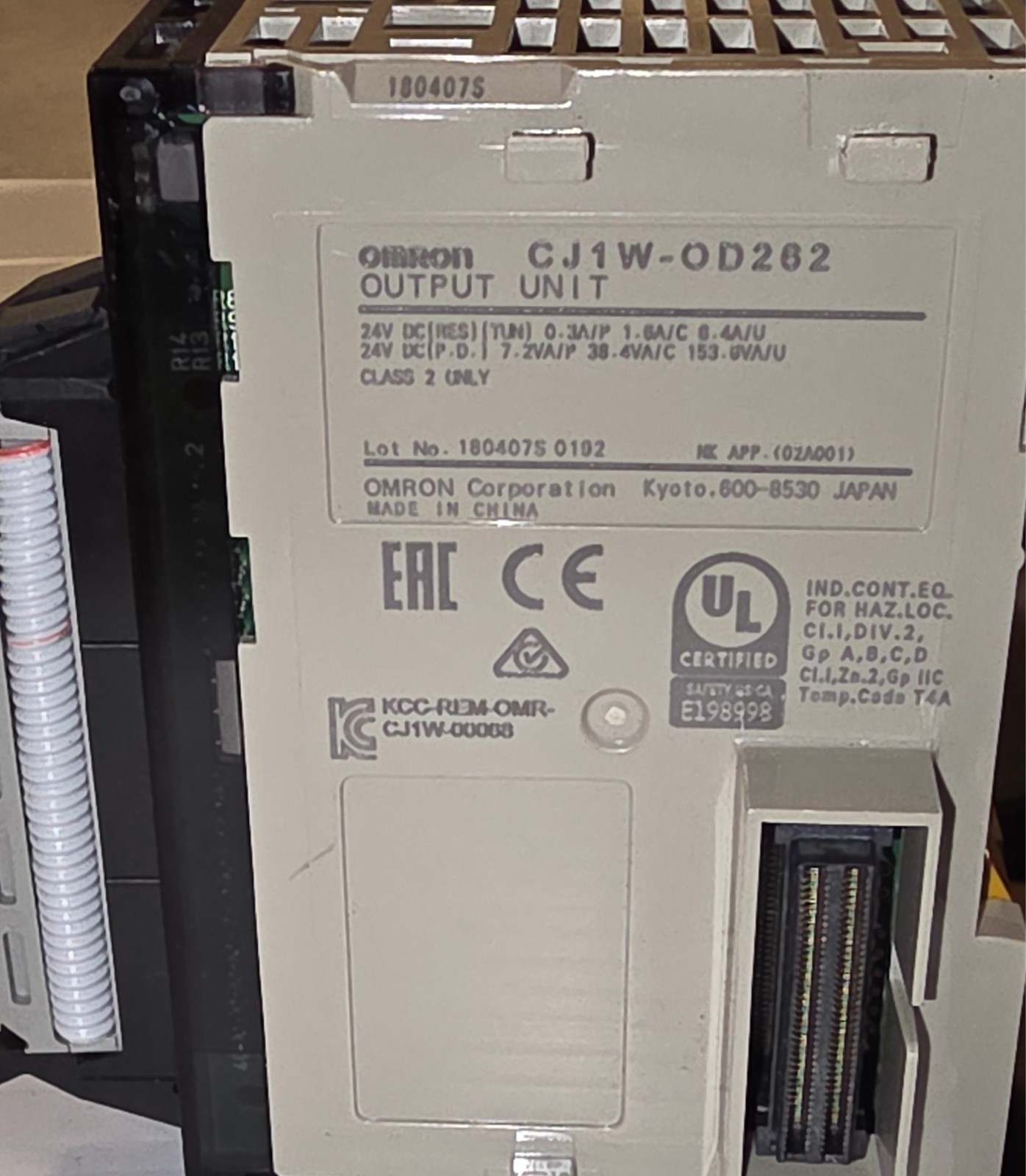 Omron CJ1W-OD262 Digital Output Module With Free Terminal Cables