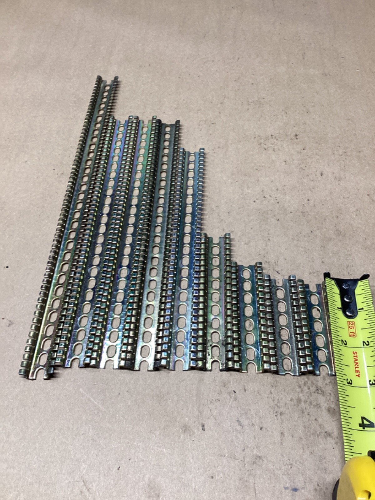 Lot of 9 Metal DIN Rail terminals #135G10PR7