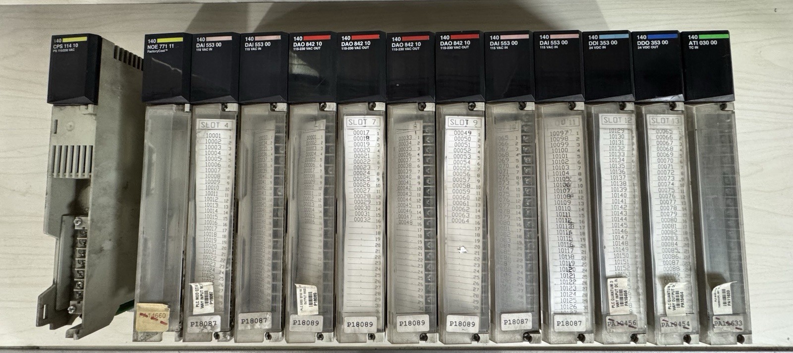 Modicon Quantum PLC Lot 140 NOE771-11 DAO842-10 DAI553-00 + Modules & Rack
