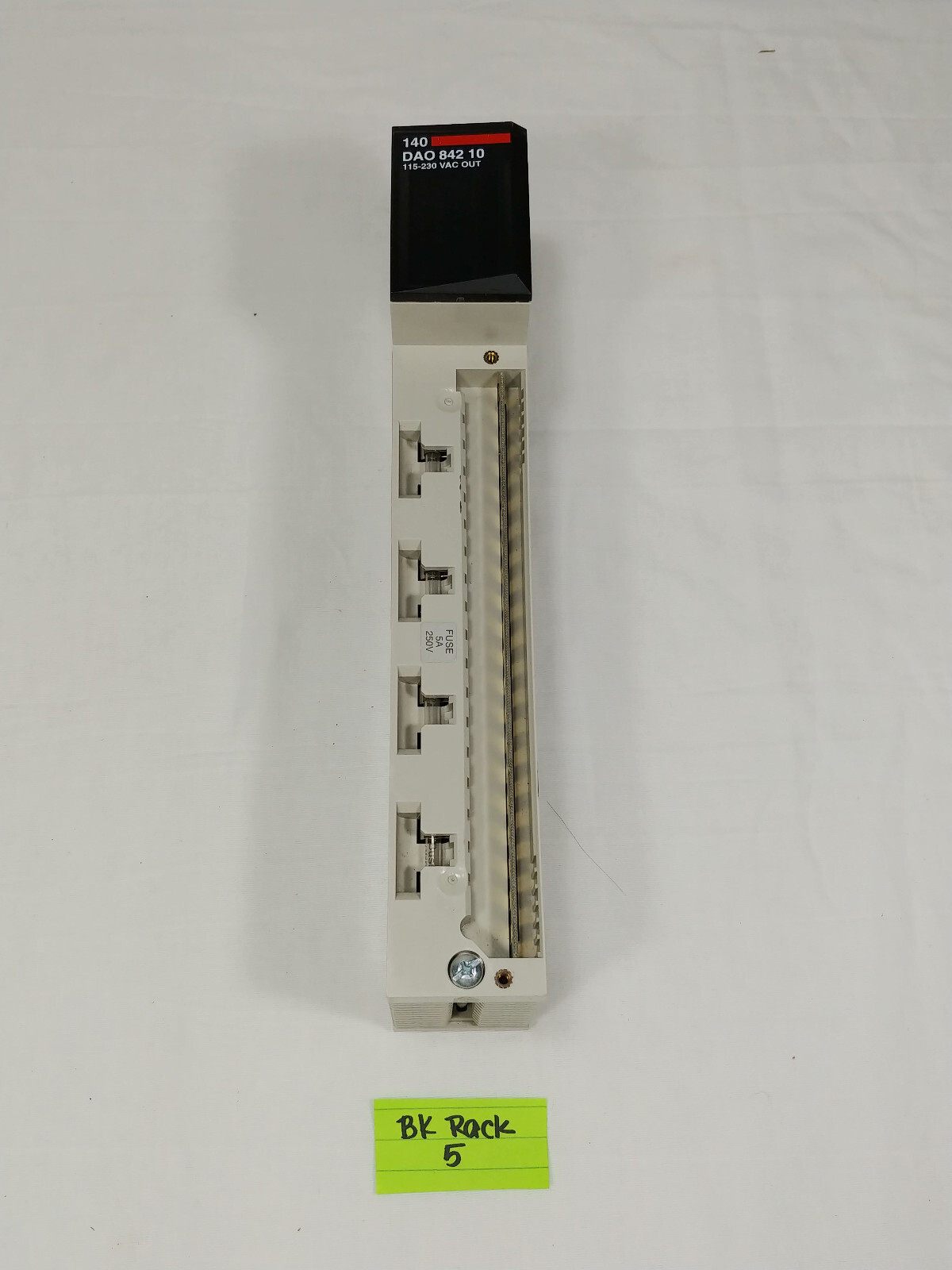 Schneider TSX Quantum 140 DAO 842 10 115-230 USED