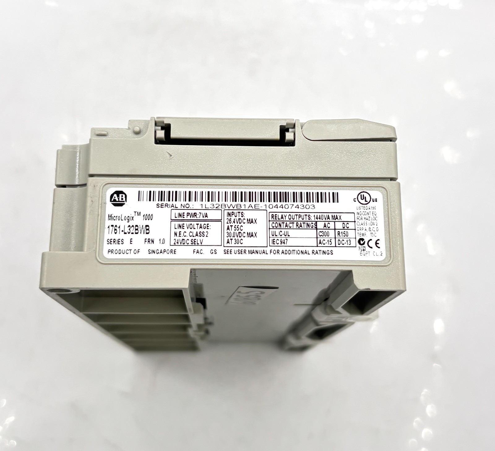 Allen-Bradley / 1761-L32BWB Ser E / MicroLogix 1000 Programmable Controller