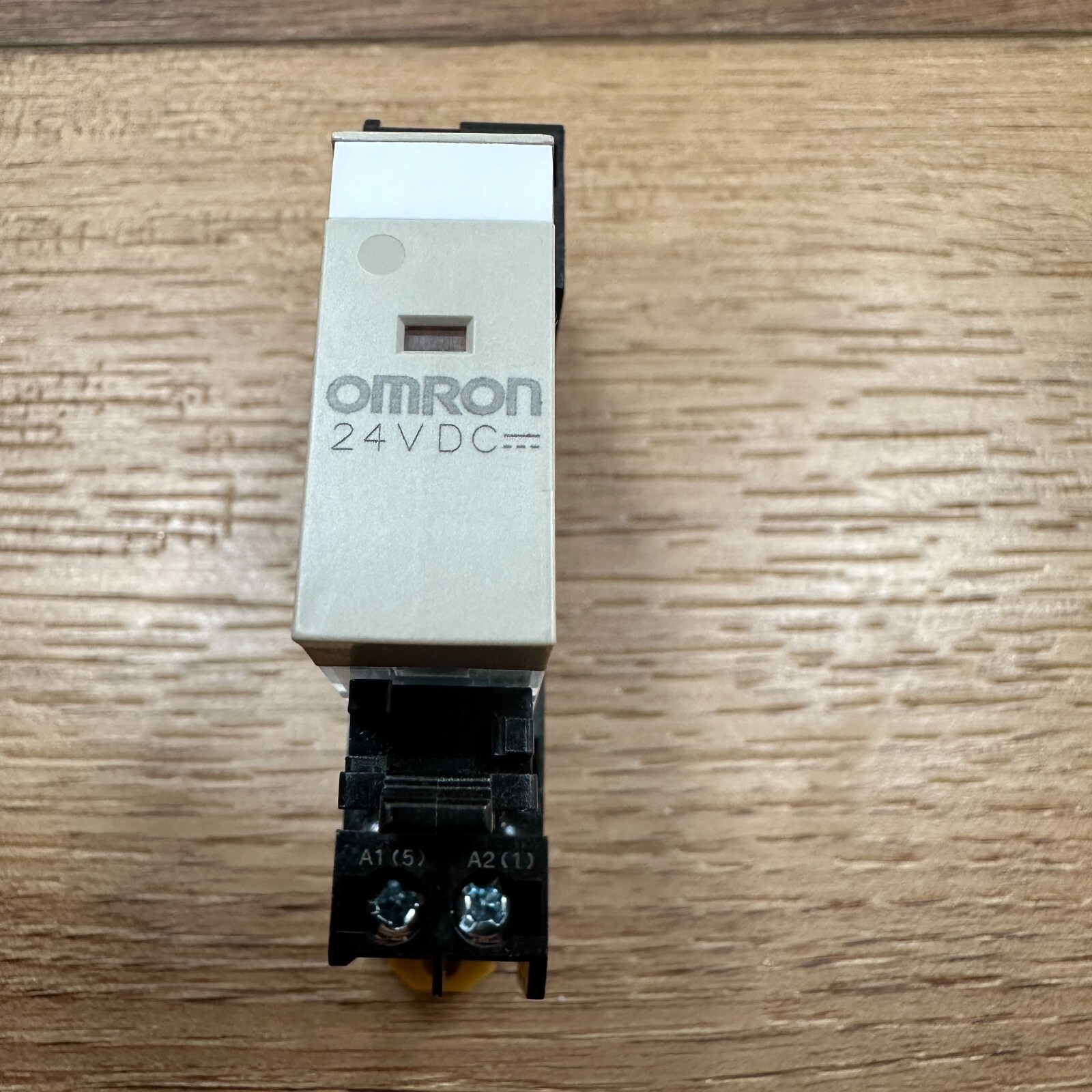 OMRON G2R-1-S-DC24(S) General Purpose Relay 24VDC 10A 5Pins & Relay Base