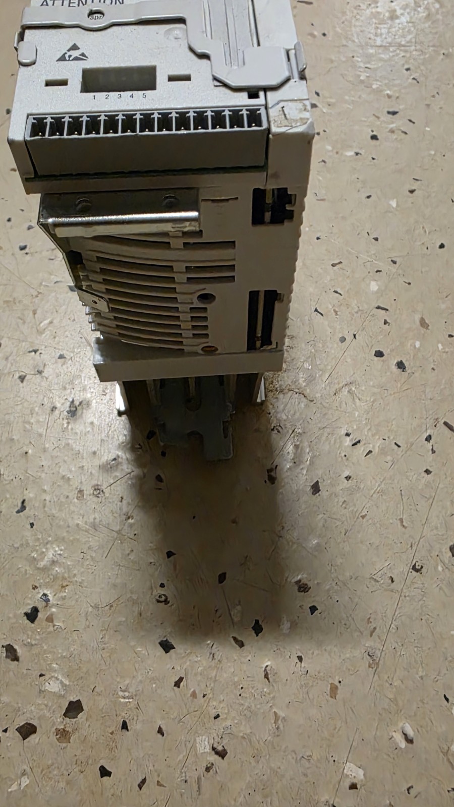 E82EV371K2C LENZE Inverter 8200 Vector E82EV371_2C E82EV371K2C *G-T2