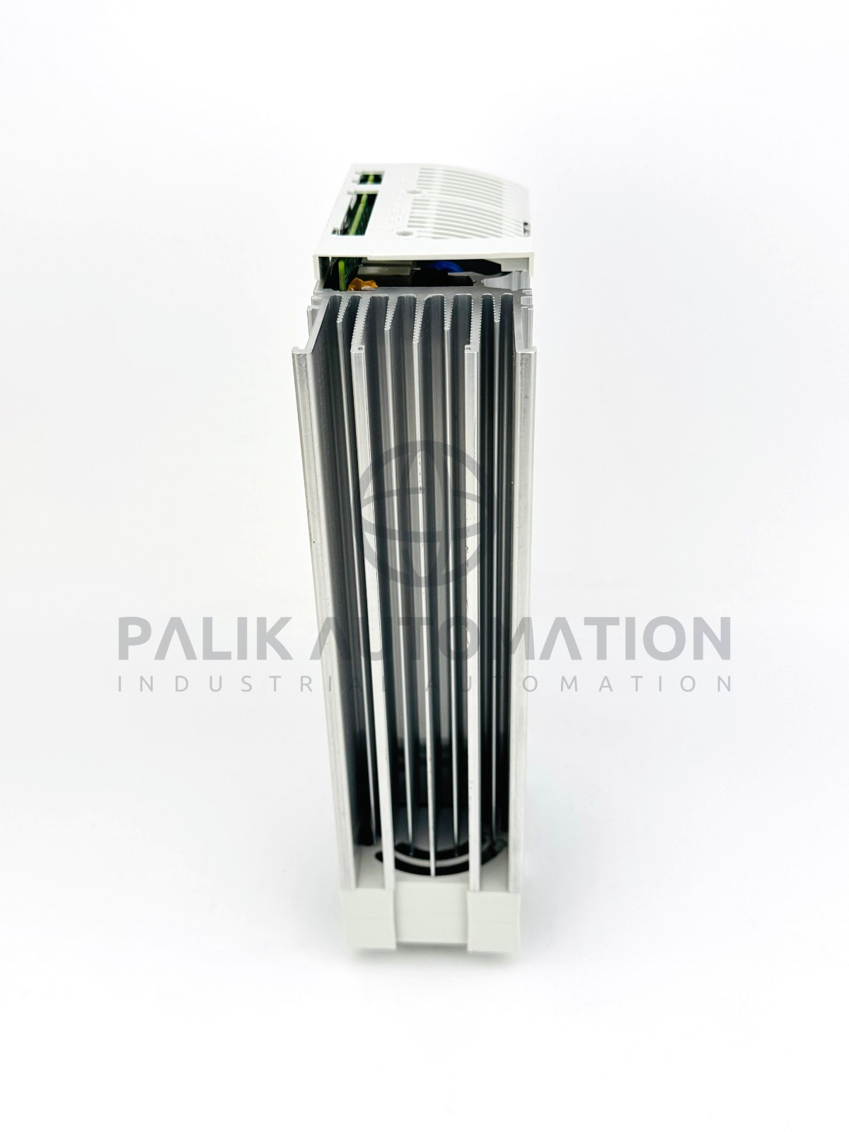 LENZE E82EV222K4C200 8200 Vector series 13436196 2.2kW E82EV222_4C200 NEW