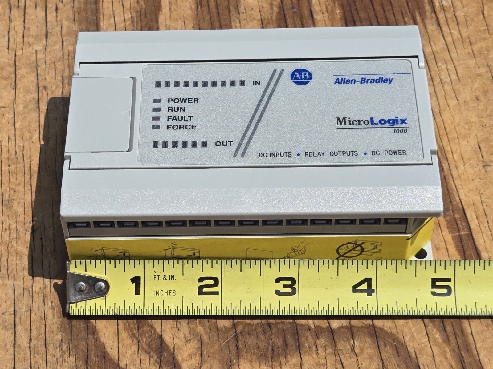 NOS Allen-Bradley 1761-L16BWB Ser E MicroLogix 1000 16-Point 24VDC PLC Controler
